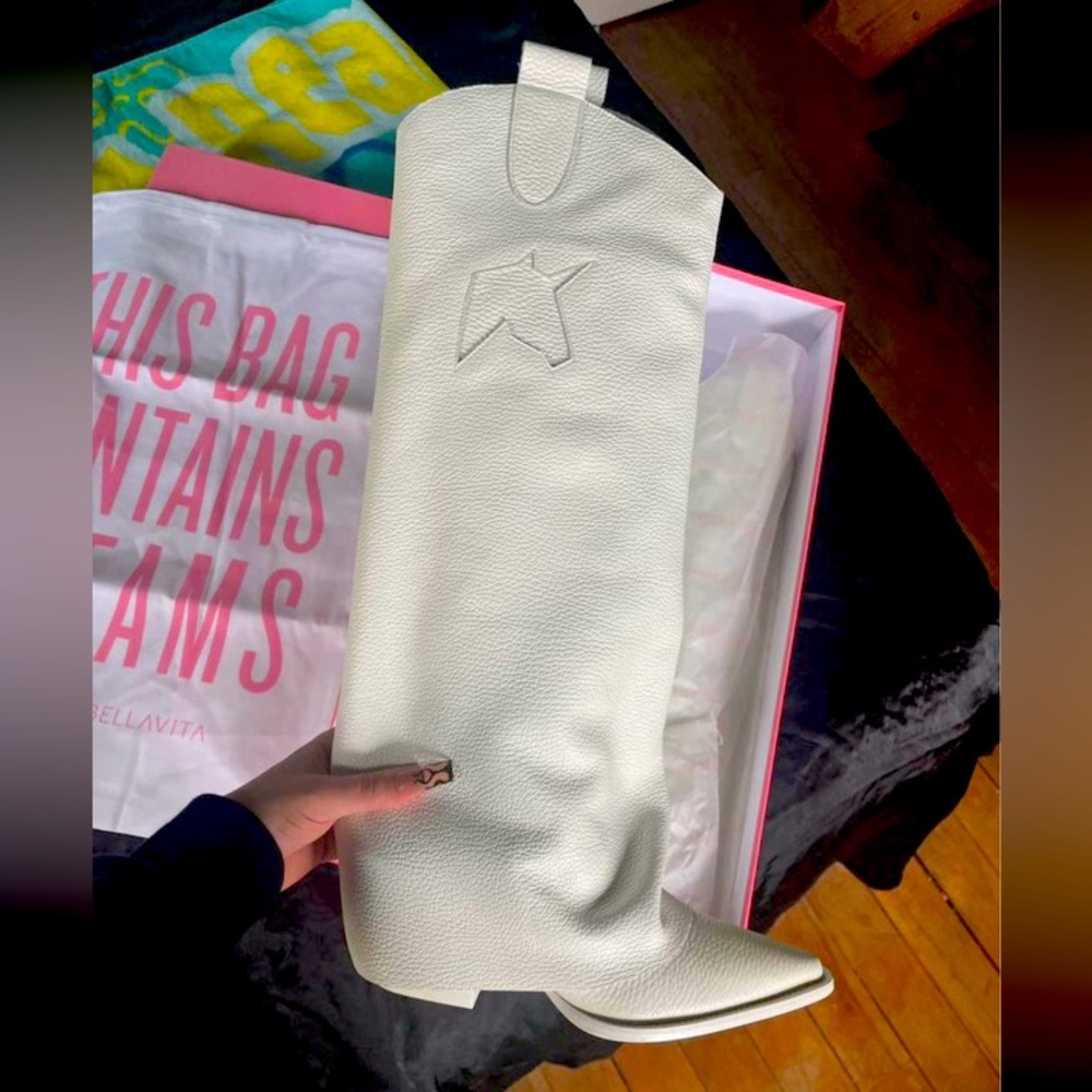 Francesca Bellavita Unicorn white leather boots US size 8 new originally $800